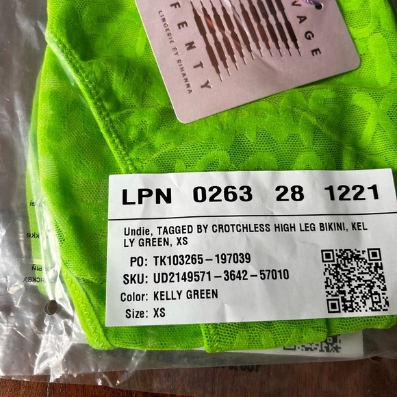 Savage X Fenty Kelly Green Tagged by Savage Crotchless Bikini Panty - Picture 4 of 12